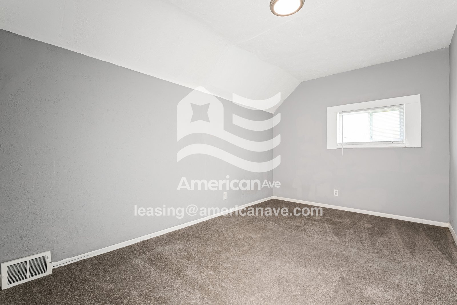 Building Photo - 1611 4th Ave