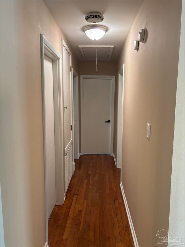Building Photo - 301 Teakwood Cir