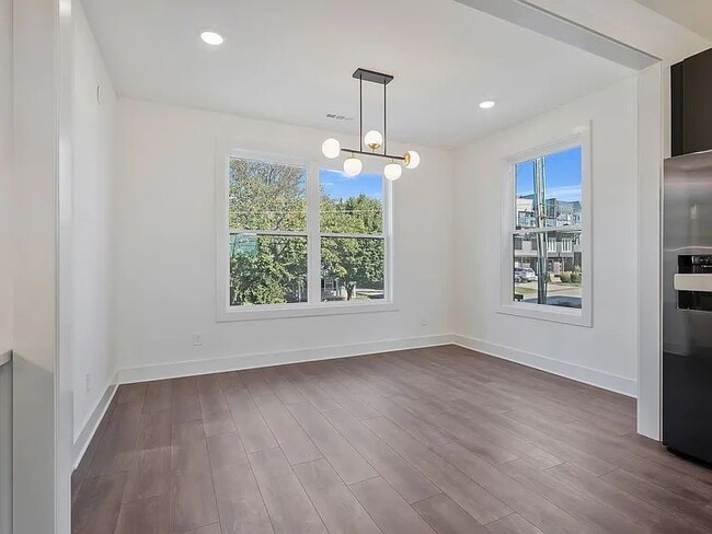 Building Photo - "Spacious 4-Bed Townhouse Oasis in Nashville – 2,500 Sq. Ft. of Modern Comfort!"