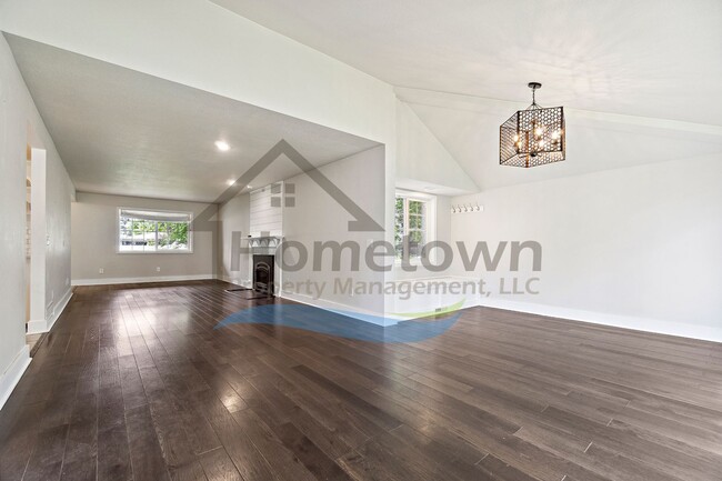 Building Photo - 4 Bedroom 4 Bathroom Home with Attached 2-...
