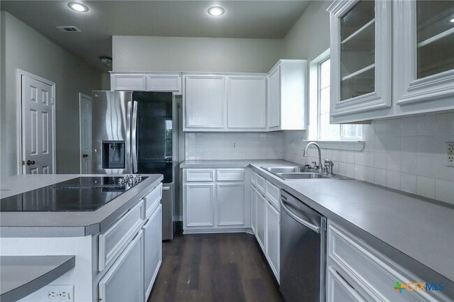 Building Photo - 1810 Mesa Oaks Cir