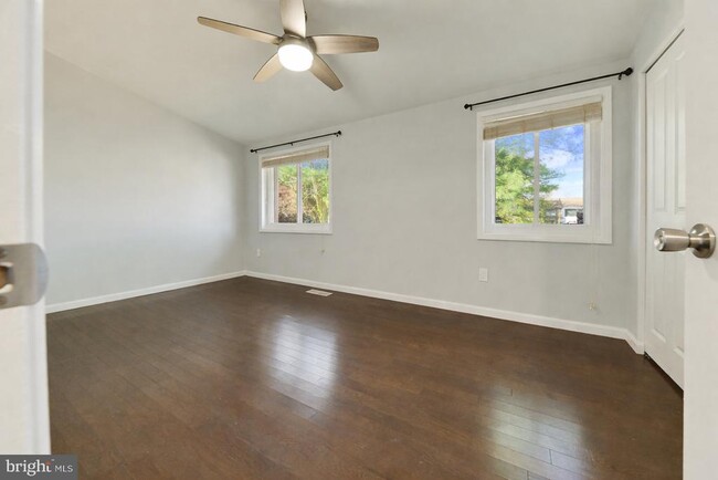 Building Photo - 6556 Frietchie Row