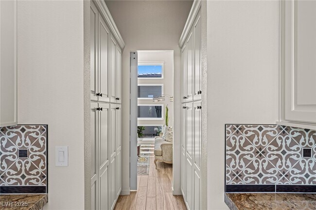 Building Photo - 5192 Rock Daisy Dr