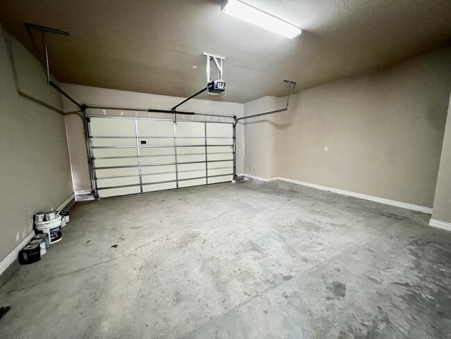 Building Photo - 3727 Grand Bahamas Dr