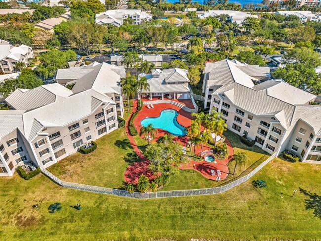 Building Photo - 2850 N Oakland Forest Dr