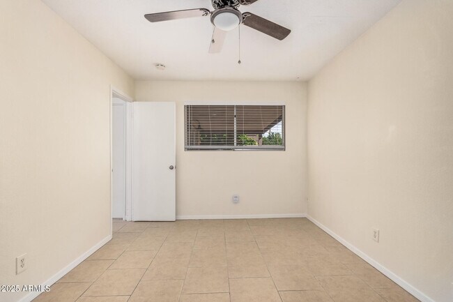 Building Photo - 2409 W Cortez St