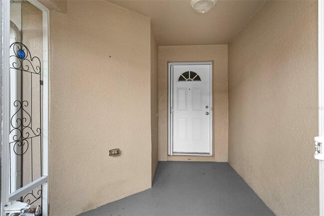 Building Photo - 26922 White Plains Way