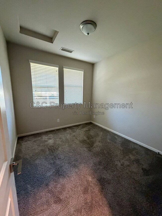 Building Photo - 3335 Las Rosas Ave