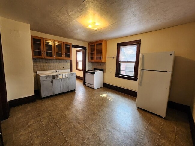 Primary Photo - Williamson Tri-plex