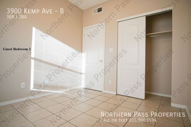 Building Photo - Nice 3 Bedroom Apartment with Refrigerated...