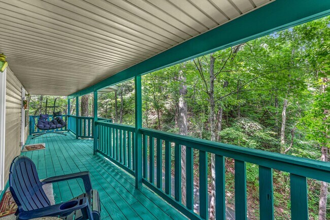 Building Photo - 1052 Twin Oaks Rd