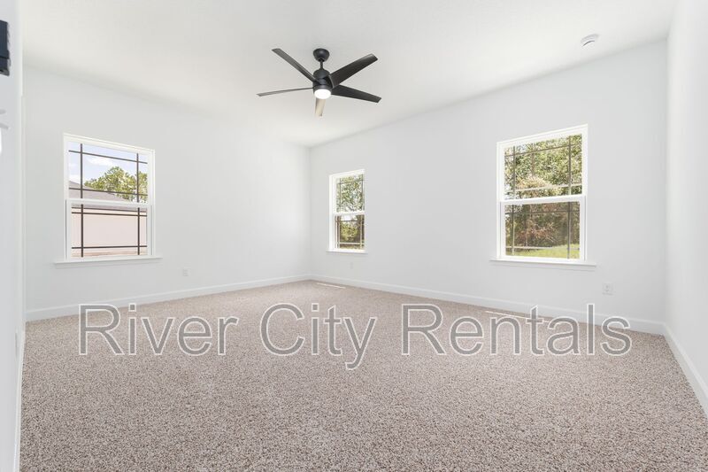 Building Photo - 9273 Dolphin St