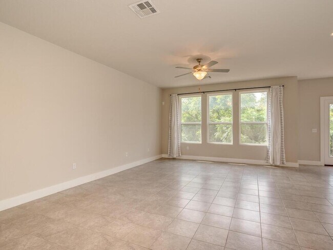 Building Photo - 305 Bridgeford Dr