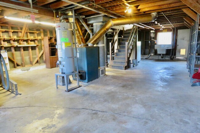 Building Photo - 52 Oakmont Dr