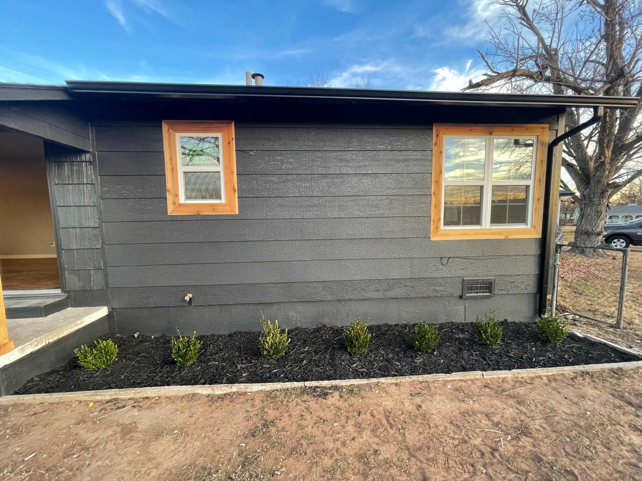 Building Photo - 4006 Dogwood Dr