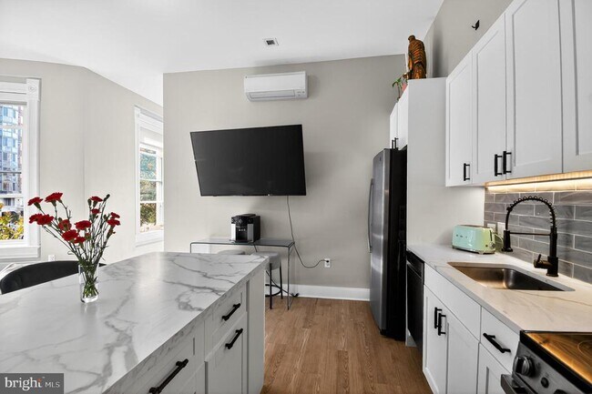 Building Photo - 459 Massachusetts Ave NW