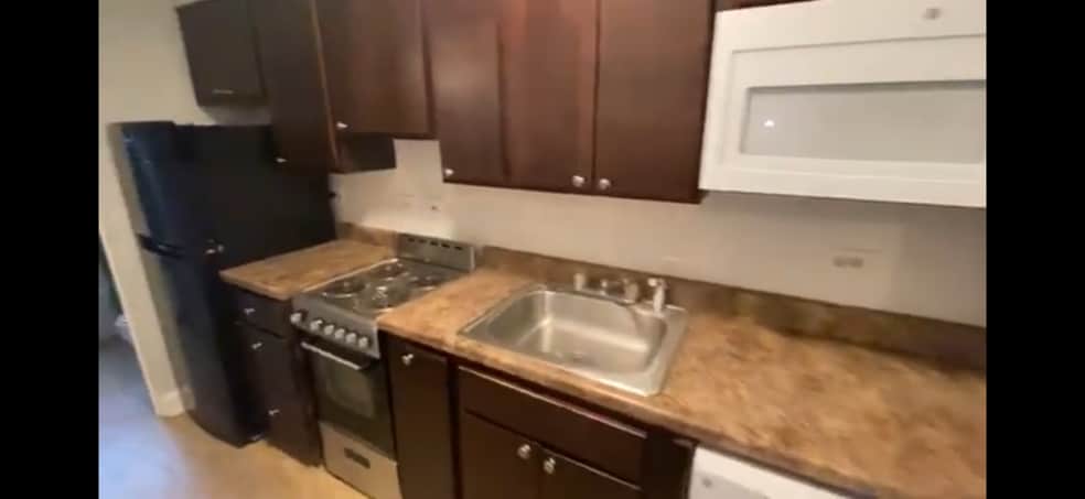 Building Photo - 1743 W Bryn Mawr Ave