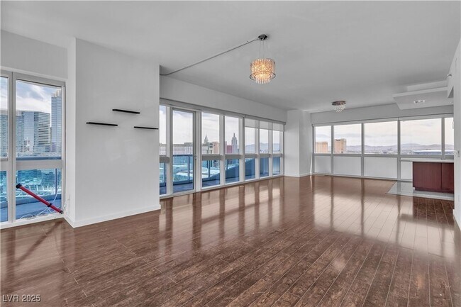 Building Photo - 4471 Dean Martin Dr