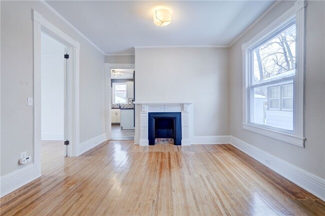 Building Photo - 2 Sumner Park