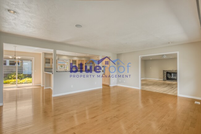 Building Photo - 27827 SW Grahams Ferry Rd