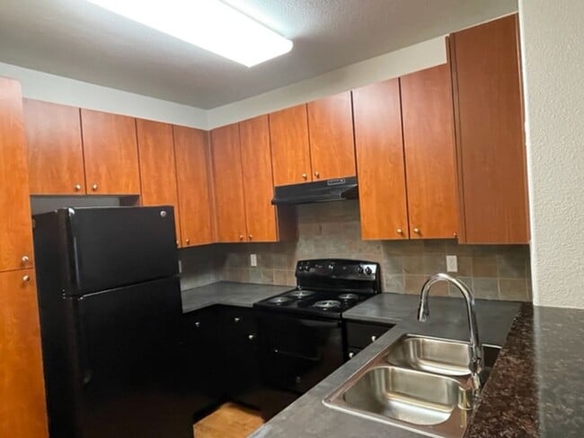 Building Photo - Condo for Rent – Antelope, CA