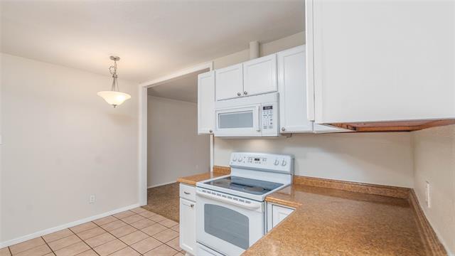 Building Photo - 5621 Brent Dr