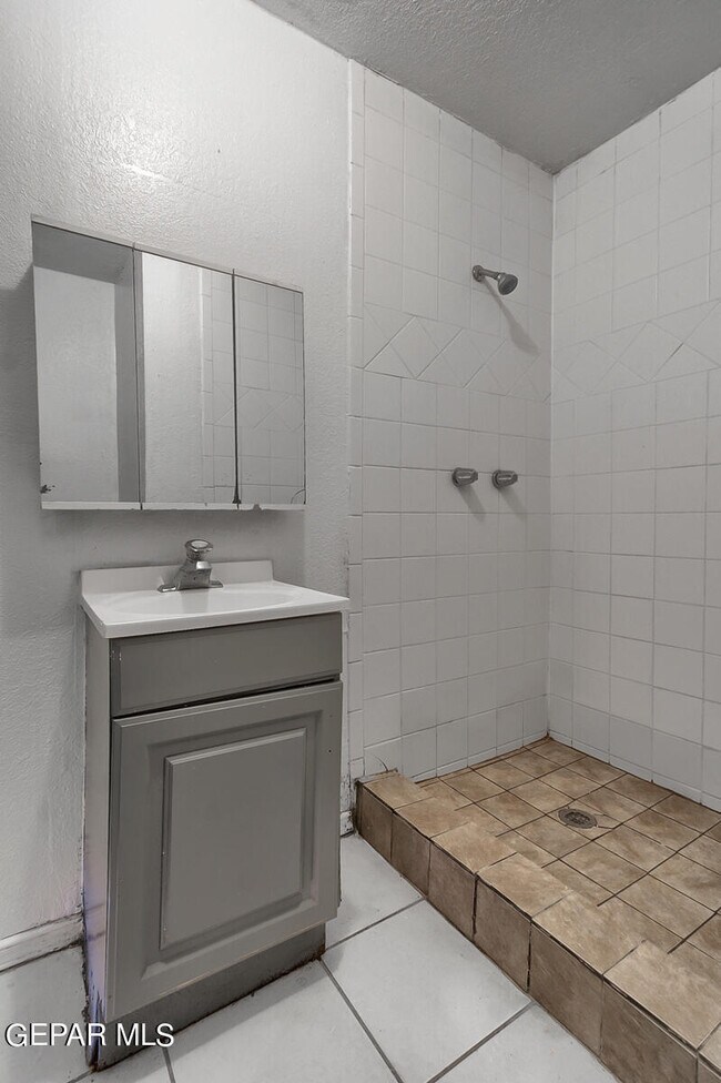 Building Photo - 385 Mireles Ct