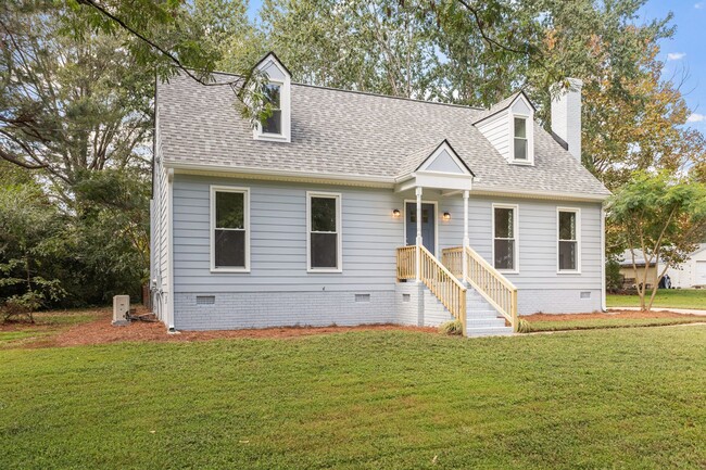 Building Photo - GREAT PRICE! Charming Renovated Knightdale...