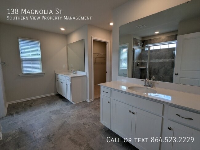 Building Photo - 138 Magnolia St