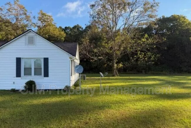 Building Photo - 569 E Main St