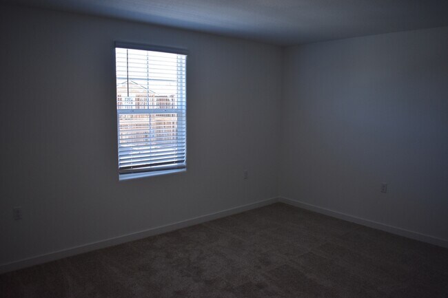 Building Photo - 4123 Scarlet Ct