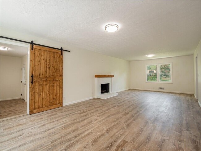 Building Photo - 4505 Myrtle Hill Rd NE