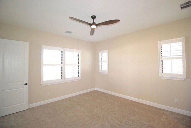 Building Photo - Coastal Living in Marina del Palma?!