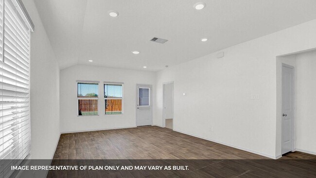 Building Photo - 125 Solitude Dr