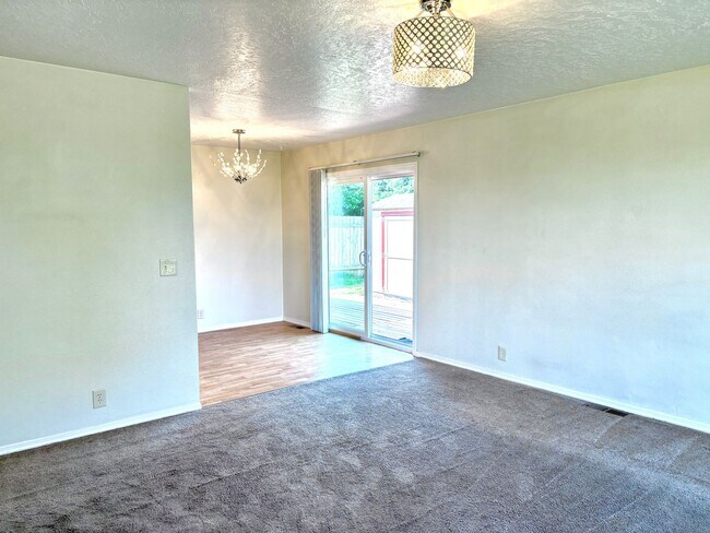 Building Photo - Parkrose Nicely Remodeled Ranch Home on Corner Lot with Carport, A/C