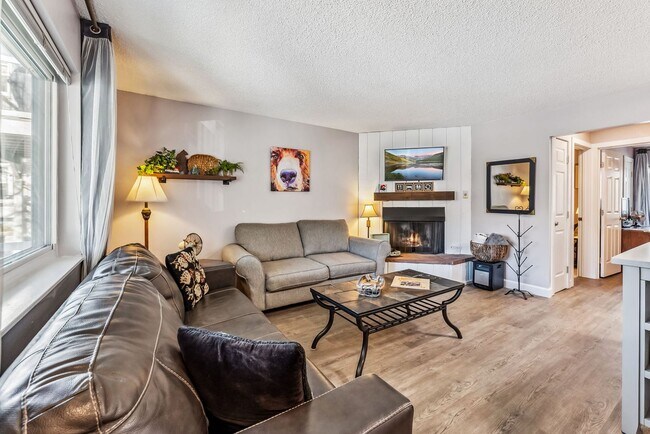 Building Photo - 412 S. Main, unit 113