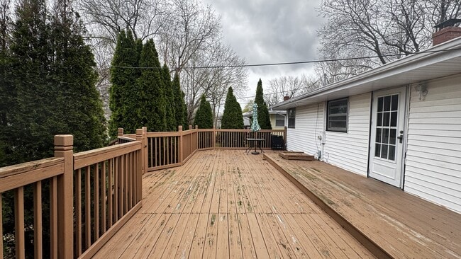 Building Photo - 3535 Robey Ave