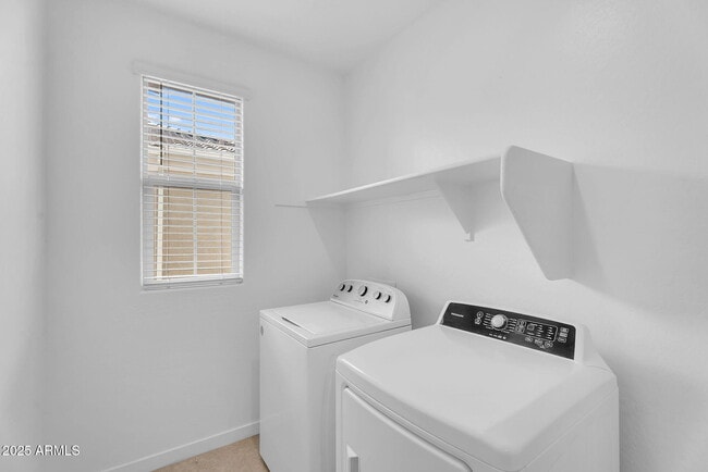 Building Photo - 1159 E Sabino Dr