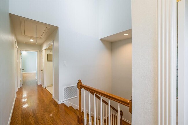 Building Photo - 12625 Memorial Dr