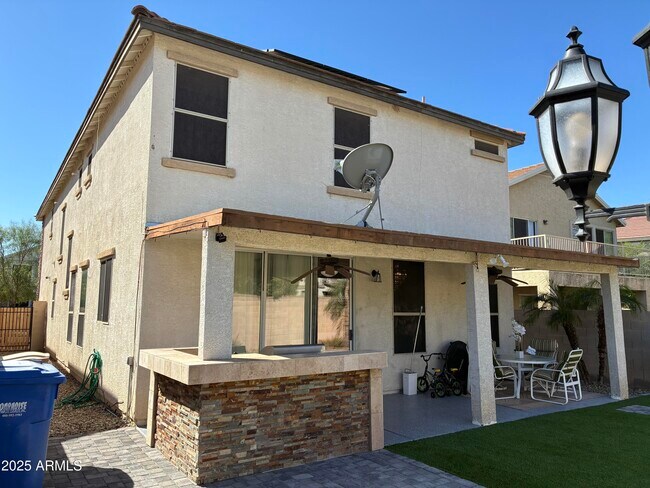 Building Photo - 13438 W Rose Ln