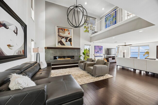 Building Photo - 14030 Mandarin Oaks Ln