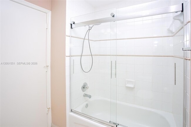 Building Photo - 4104 Pine Ridge Ln