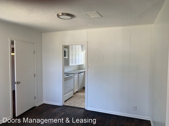Building Photo - 3 br, 2 bath House - 2913 Canton Avenue