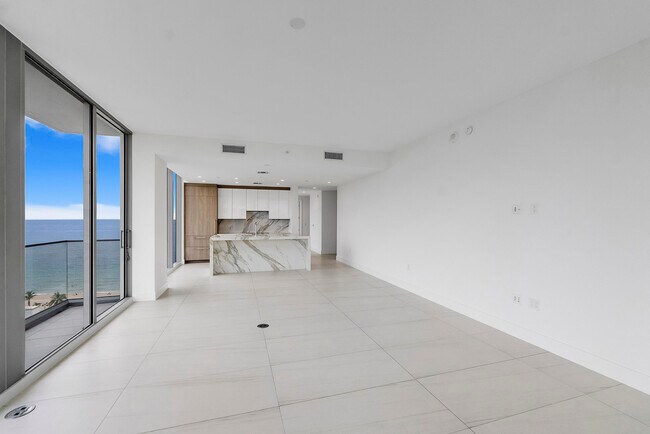 Building Photo - 151 N Seabreeze Blvd