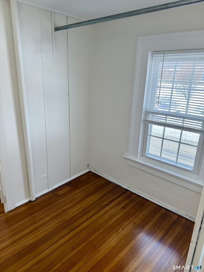 Building Photo - 1185 Linden Ave