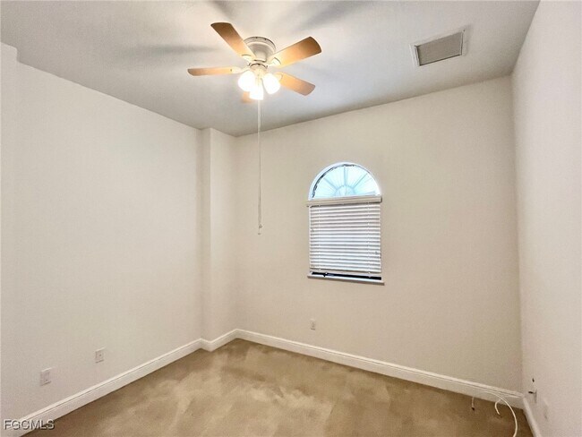 Building Photo - 4820 SW 17th Pl