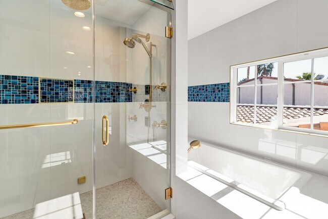 Building Photo - Stunning Remodeled 4-Bedroom Home in Exclu...