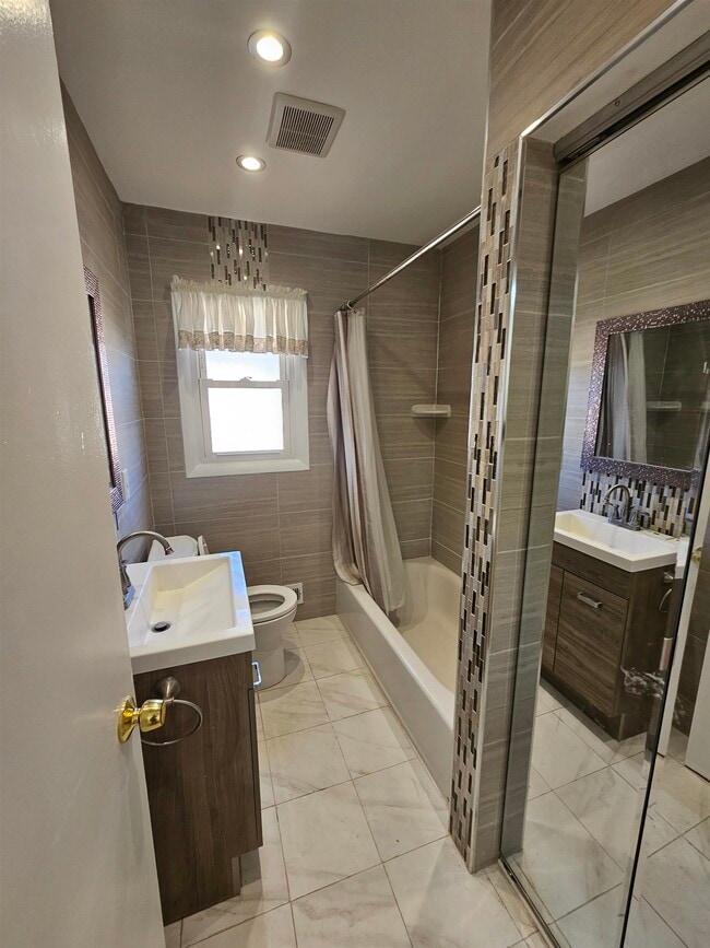 Building Photo - 122 Eckel Rd