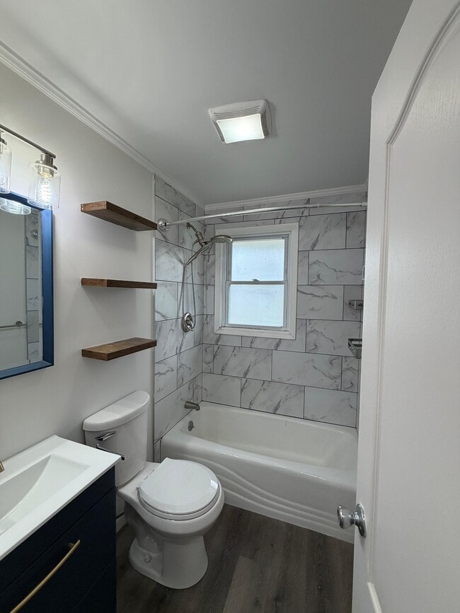 Building Photo - 777 Mannering Rd