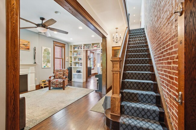 Building Photo - Stunning 3BR+, 3.5BA Capitol Hill Home wit...